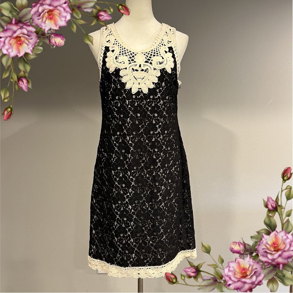 Karen Kane Black/Ivory Muti-Lace/Crochet Shift Dress, size M Medium